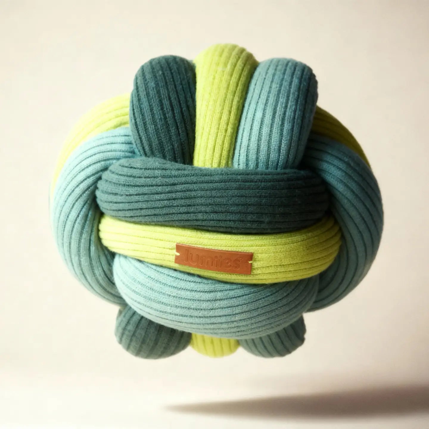 The Twisty Ball – Interactive Snuffle Ball For Dogs